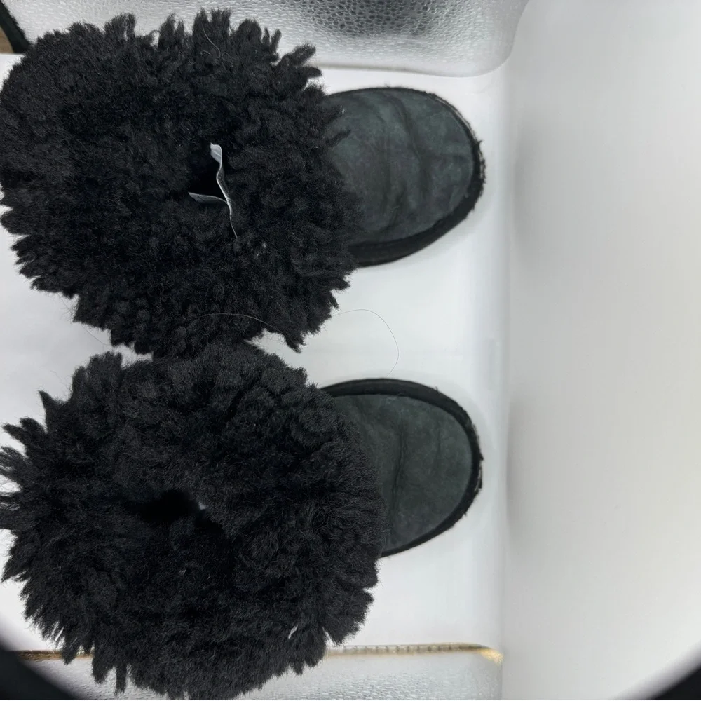 Ugg Toddler Unisex Size 9 Black Fur Fold Over Boots